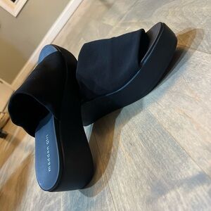 Y2K Madden Girl Black Platform Slides